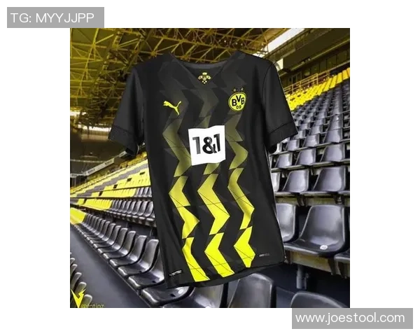 球星同款足球队服亮相，个性设计与经典元素完美融合打造专属球迷装备