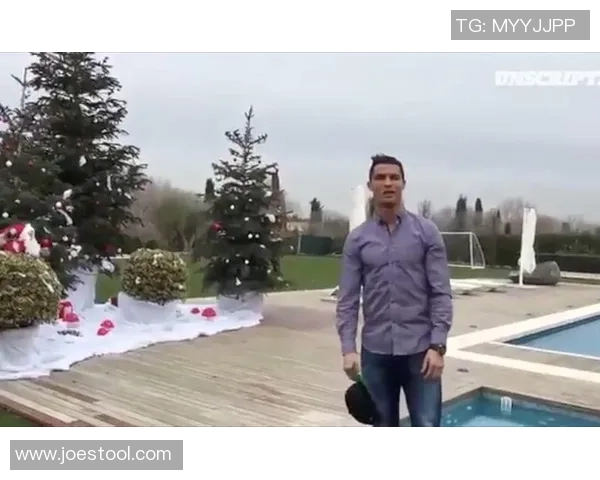 球星豪宅背后的足球场揭秘 他们为何选择在家中建场踢球